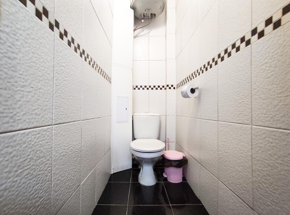 Nadezhda Apartments On Abylay Khan Ave 121 อัลมาตี ภายนอก รูปภาพ